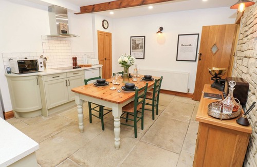 Haworth Cottage | HIVEWOOD COTTAGE, pet friendly, character holiday cottage in Haworth