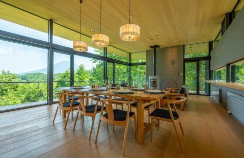 Niseko Villa | Hiyoku: Family-Friendly Retreat with Relaxing Hot Tub