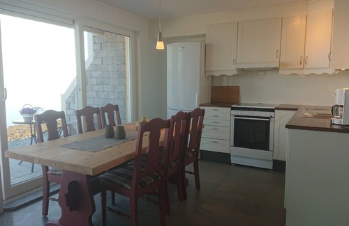 Leksvik House | Hjellup Fjordbo: Breathtaking Views & Family-Friendly Amenities