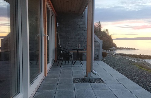 Leksvik House | Hjellup Fjordbo: Breathtaking Views & Family-Friendly Amenities