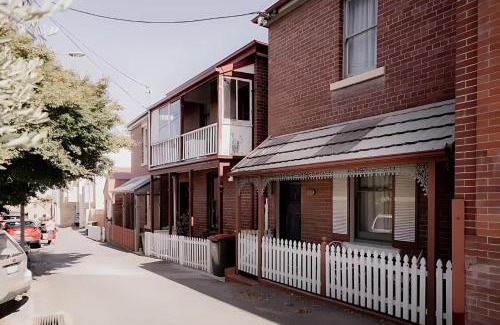 Hobart Central Business District House | Discover 'Hjemme' in the Heart of Hobart - Guest Rated 10/10