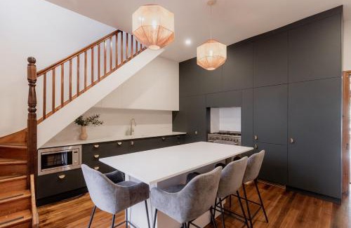 Hobart Central Business District House | Discover 'Hjemme' in the Heart of Hobart - Guest Rated 10/10