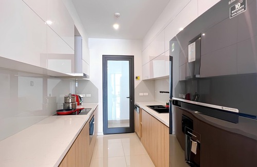 My Đinh Apartment | Elegant HKG-Vinhomes Sky Lake Apartment with Pool & Spa