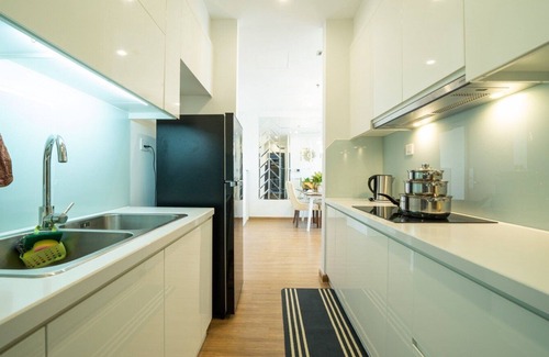 My Đinh Apartment | Elegant HKG-Vinhomes Sky Lake Apartment with Pool & Spa