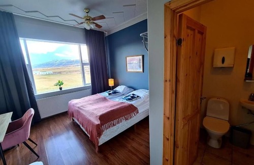 Varmahlid House | Cozy Hlín Guesthouse: Family-Friendly with Breakfast Included