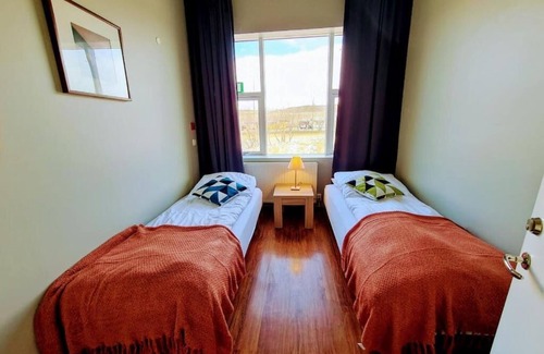 Varmahlid House | Cozy Hlín Guesthouse: Family-Friendly with Breakfast Included