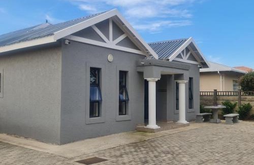 Glencoe Bed & Breakfast | Family-Friendly Hlalakahle Lodge with Great Guest Ratings