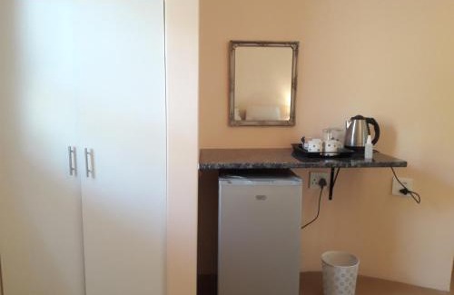 KwaNompondo House | Family-Friendly Hluhluwe Gate Safari Camp with Full Kitchen