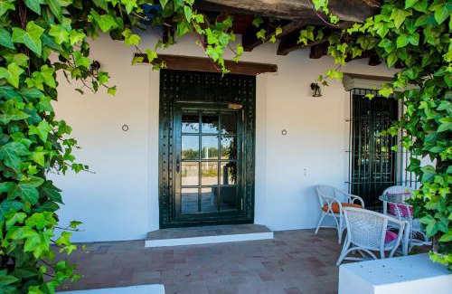 El Rocio House | Family-Friendly Stays at Habitaciones El Rocio