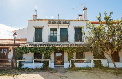 El Rocio House | Family-Friendly Stays at Habitaciones El Rocio