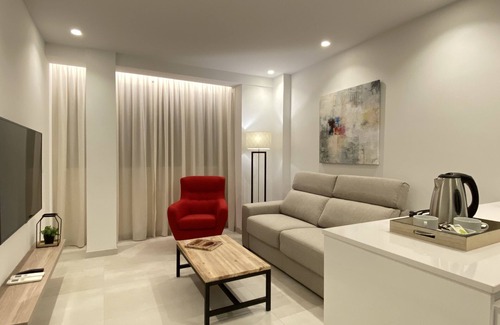 Centro - Sagrario Apartment | Premier HNN Granada: Guest Rated 10/10, Family Friendly Stay