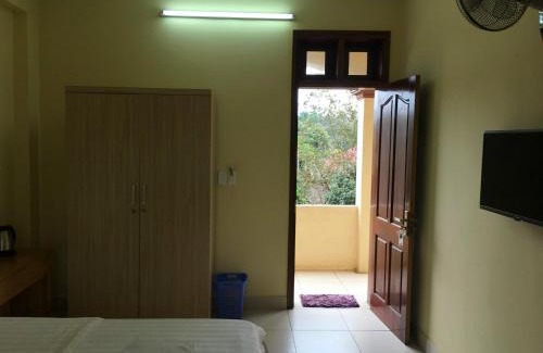 Thach That Hotel | Cozy Hoà Lạc Viên Motel: Family & Pet-Friendly Retreat
