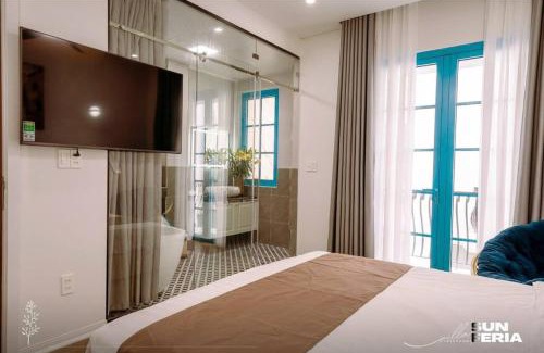 Bai Chay Villa | Hoài An Villa: Oceanfront Retreat Just Steps from the Beach