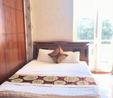Duc Trong Hotel | Hoàng Anh Hotel: Guest Rated 9/10 with Family-Friendly Perks