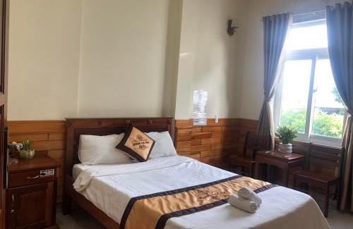 Kon Tum Hotel | Comfortable Hoàng Gia Bảo Hotel with Hot Tub & Breakfast