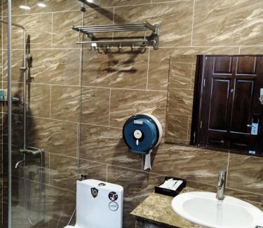 Con Son Hotel | Oceanfront Hoàng Gia Hotel Côn Đảo with Kitchen Amenities