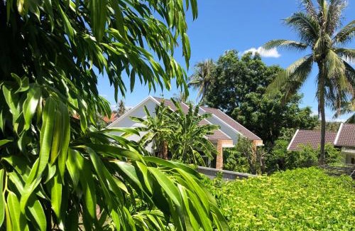 Tuy An Hotel | Oceanfront Comfort at Hoàng Ngọc's House - Rated 9/10