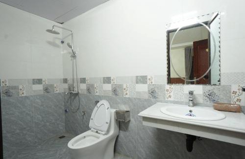 Sam Son Apartment | Discover Comfort at HOẰNG MINH HOTEL with Ocean Views