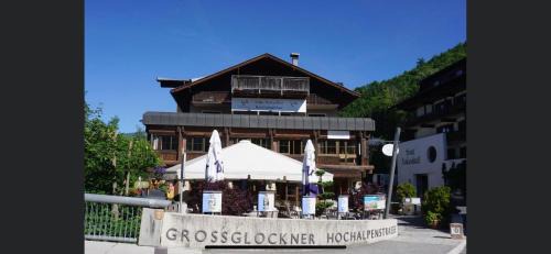 Bruck an der Grossglocknerstrasse Hotel | Relaxing Retreat at Hotel LukasMayr with Spa & Hot Tub