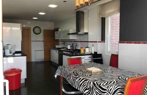 Santo Domingo de la Calzada House | Relaxing House with Pool Surrounded by Unique Bodegas