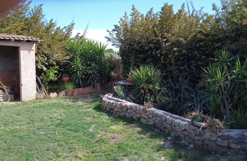 Saint-Hippolyte House | Holiday Home 'Avec Piscine 12 Personnes' with Private Pool, Shared Terrace and Wi-Fi