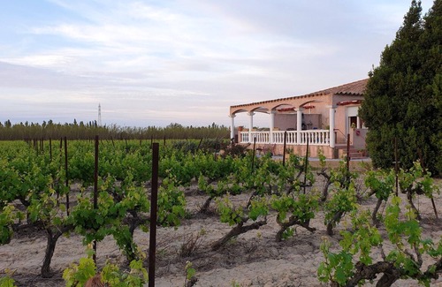 Saint-Hippolyte House | Homerez - House 3 km away from the beach for 7 ppl. with shared pool and terrace