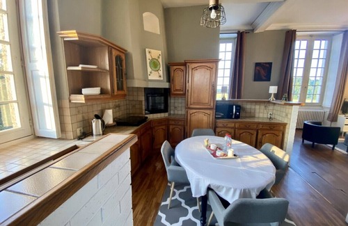 Saint-Philbert-de-Grand-Lieu Apartment | Pet-Friendly House with Ocean View - Rated 10/10 by Guests