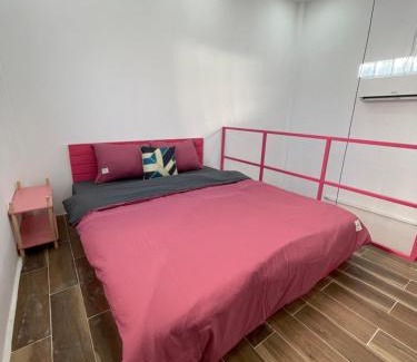 Ninh Kieu Apartment | Cozy Pinky Room for Couples at HO GIA AN Home