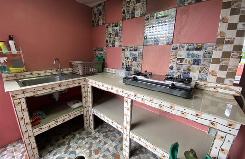 Wua Lai House | Cozy Ho Hostel: Child-Friendly Stay with Breakfast Included