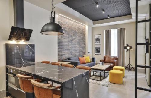 Almeria Centro Apartment | Discover HO Puerta de Purchena: 4-Star Oceanfront Escape