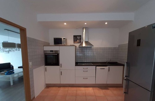 Rommerskirchen Apartment | HÖ01 large apartment with dryer and washing machine
