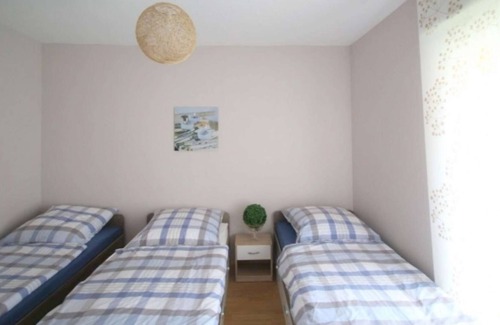 Rhein-Erft-Kreis District Apartment | HÖ01 large apartment with dryer and washing machine