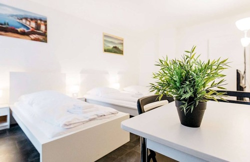 Solingen Apartment | HÖ01 large apartment with dryer and washing machine