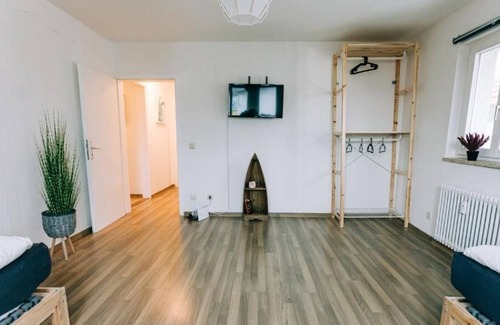 Singen Apartment | HÖ01 large apartment with dryer and washing machine