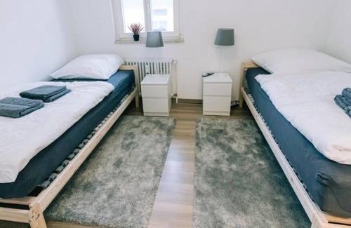 Singen Apartment | HÖ01 large apartment with dryer and washing machine