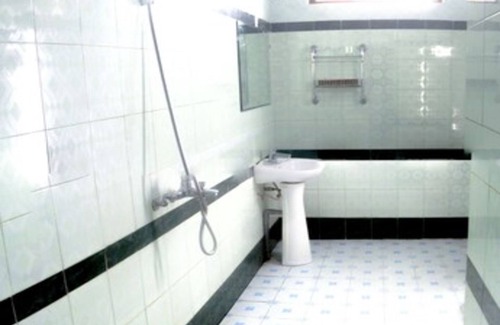 Dong Hoi Hotel | Discover Hoa Binh Hotel: Ideal for Families and Dining