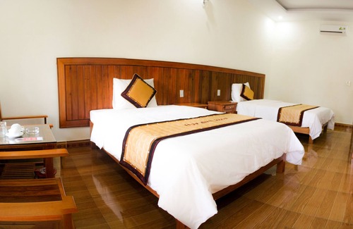 Dong Hoi Hotel | Discover Hoa Binh Hotel: Ideal for Families and Dining