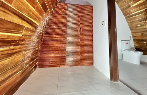 Xuan Canh Hotel | Relaxing Escape at Hoa Loi Resort with Ocean View & Pool