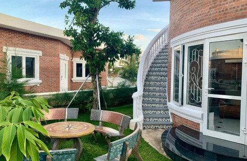 Nghi Xuan House | Discover Hoa Tien Paradise Villa: 4-Star Family Retreat