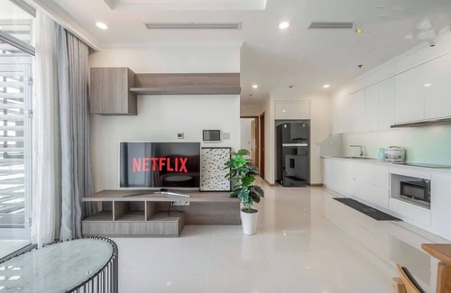 Tan Binh Apartment | Family-Friendly Stay at Hoa Tranh with Pool Access