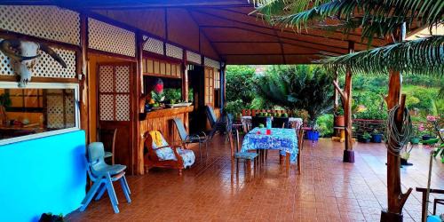 Taiohae House | Hoakehu Lodge
