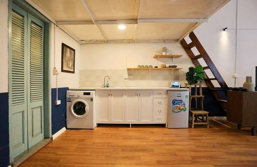 Ba Dinh Apartment | Cozy Hoan Kiem Old Quarter Apartment with Kitchen & Breakfast