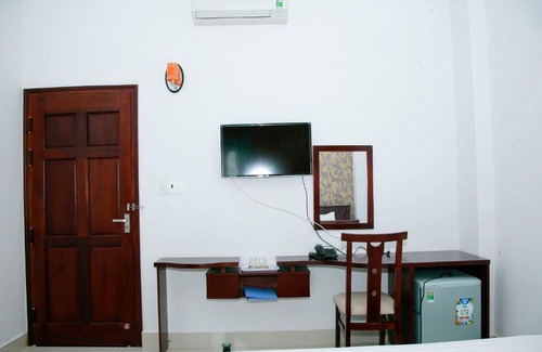 Tuy Phong Hotel | Welcoming Hoang Dang Hotel: Breakfast & Accessibility Included