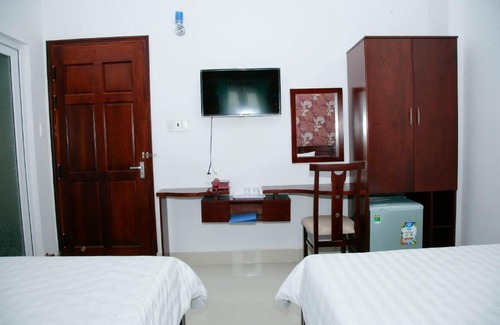 Tuy Phong Hotel | Welcoming Hoang Dang Hotel: Breakfast & Accessibility Included