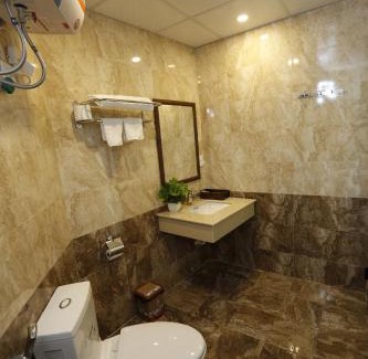Dong Van Hotel | Experience Comfort at Hoang Ngoc Hotel with Breakfast & More