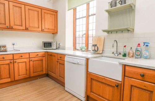 Chiddingstone Hoath Cottage | Pet-Friendly Hoath House: Ideal Holiday Cottage Retreat