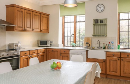 Chiddingstone Hoath Cottage | Pet-Friendly Hoath House: Ideal Holiday Cottage Retreat