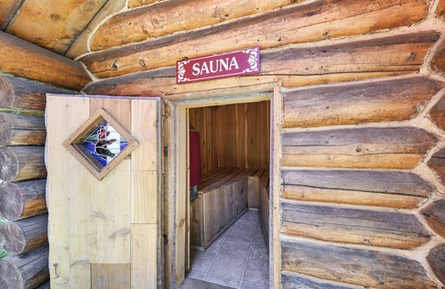 Hope Cabin | Cozy Hobbit Hole Cabin: A Unique Retreat in Hope, Alaska