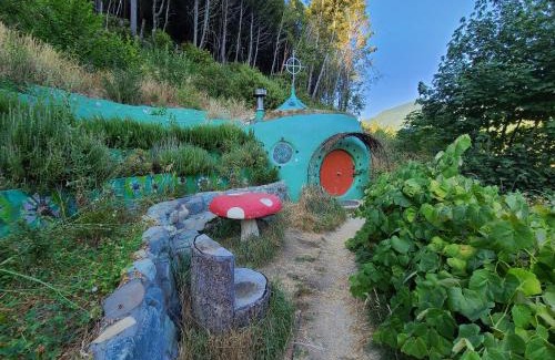 Gasquet House | Hobbit Hole Sustainable Ecovillage