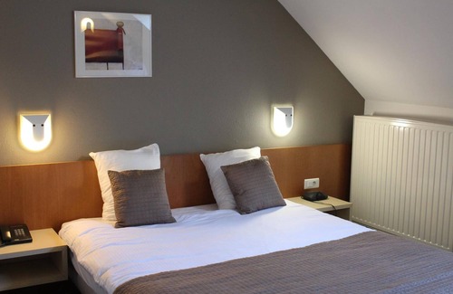 Sint-Stevens-Woluwe Hotel | Cozy Hobbit Hotel Zaventem: Spa & Family-Friendly Stays